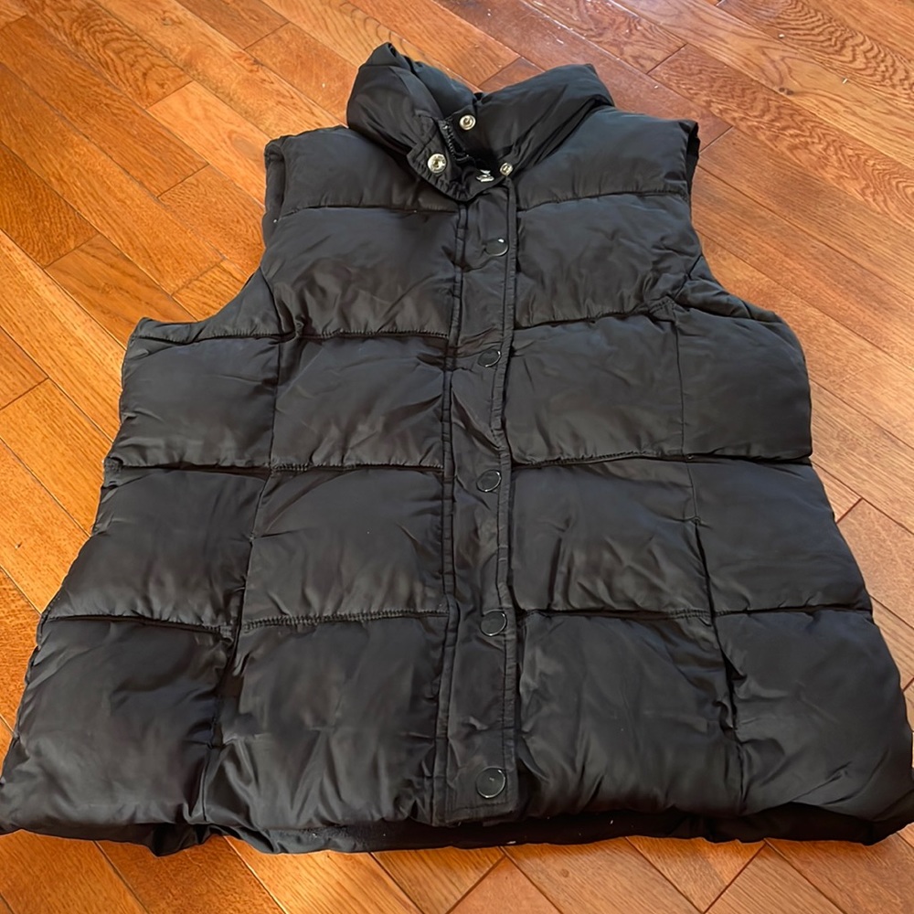 Black old navy puffer jacket very thick!